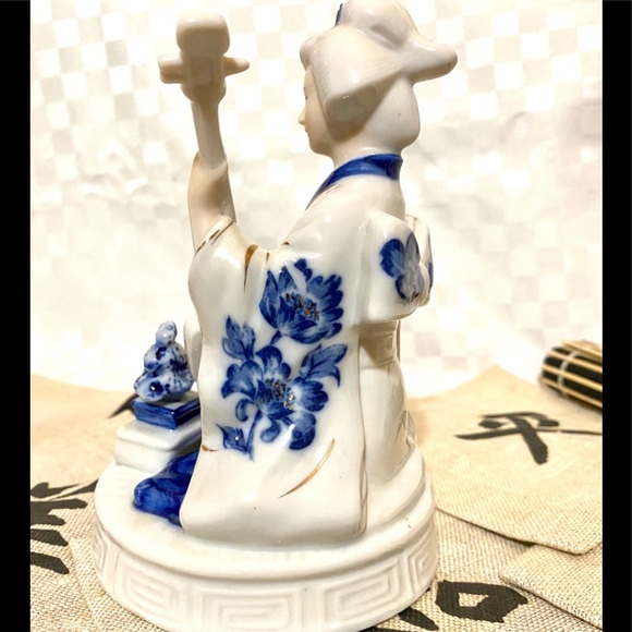 Asian kit with Geisha, tea cups teapot and more... - Picture 4 of 16